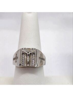 Brand New Sterling Silver 925 Jesus on the Cross Ring